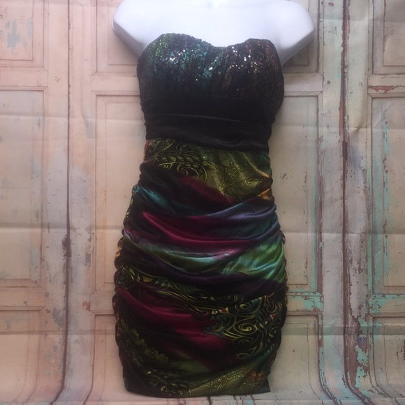 UNBRANDED Strapless Formal Dress - Picture 2 of 6